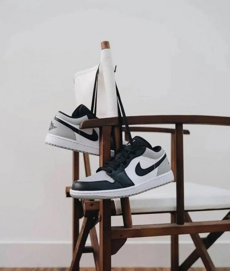 Nik e Air Jordan Retro 1 Low Shadow Secondary image