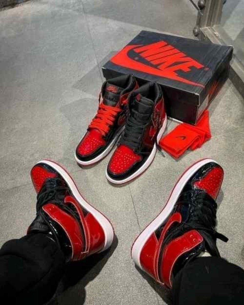 Jordan 1 Retro High OG Patent Bred Secondary image