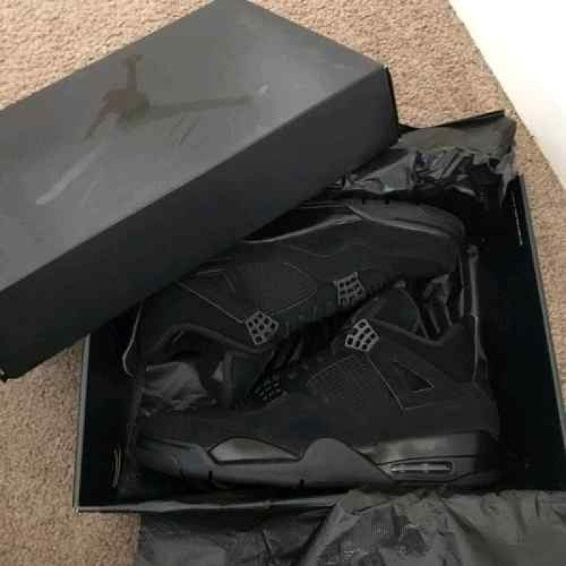 Nik e Air Jordan Retro 4 Black Cat Main image