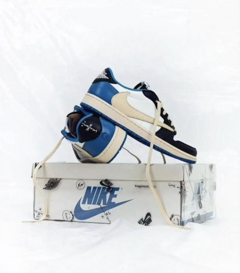 Nik e Air Jordan 1 Low X Travis Sco Secondary image
