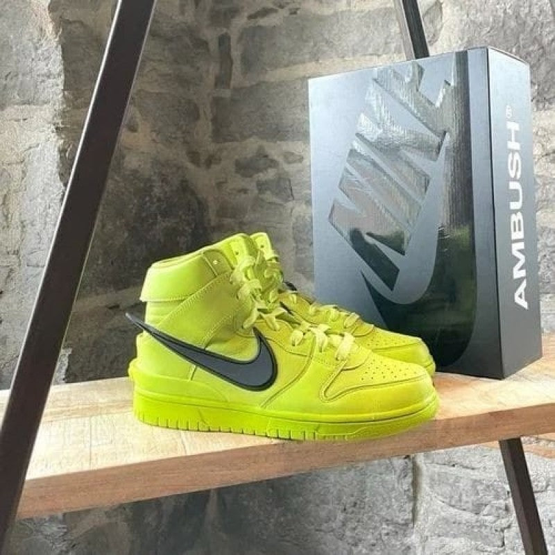 Nikke Ambush Dunk High Volt Green F Main image