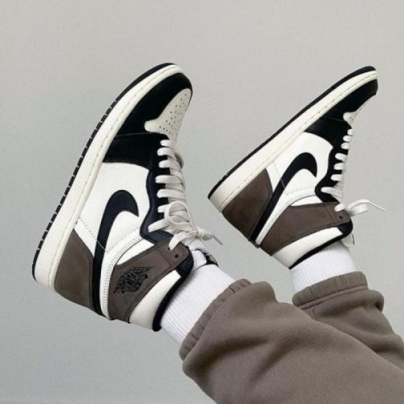 Nik ee Air Jordan Retro 1 High OG D Main image