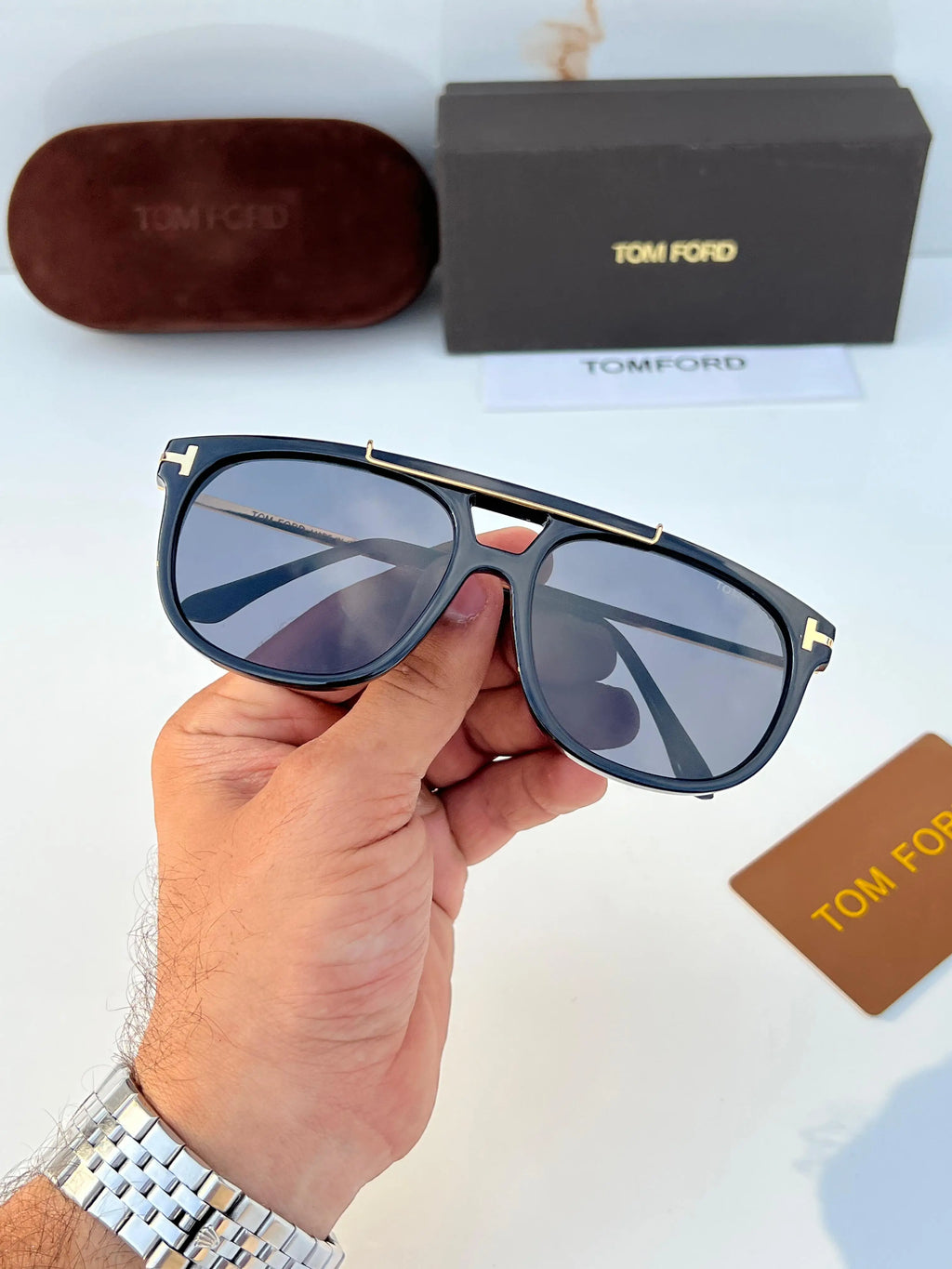Tomford_319_black_gold