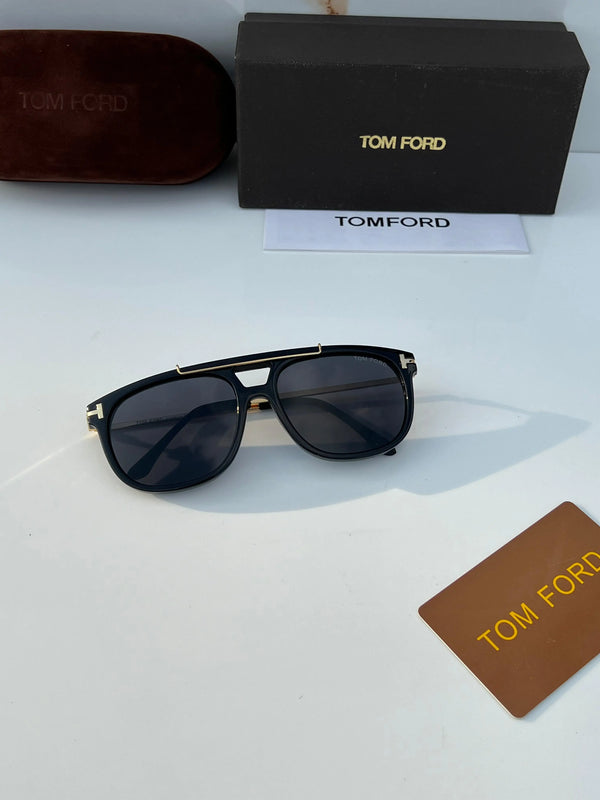 Tomford_319_black_gold