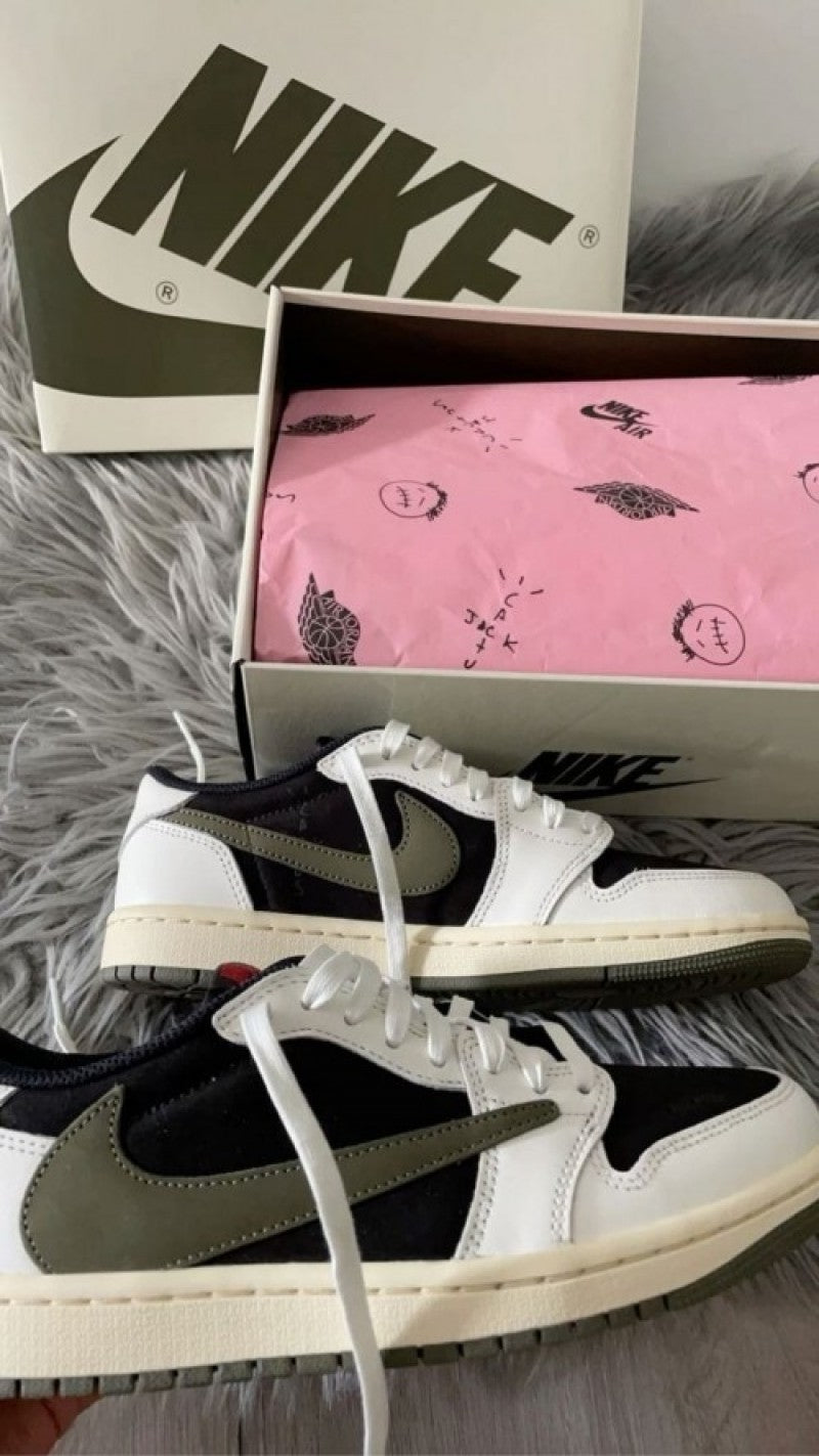 Nikee Air Jordan Retro 1 Low X Trav Secondary image