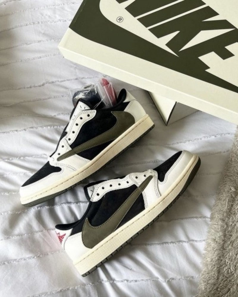 Nikee Air Jordan Retro 1 Low X Trav