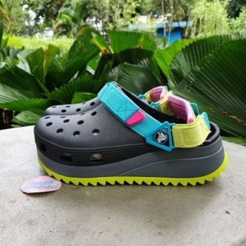 Crocss Classic Hiker Clogs black