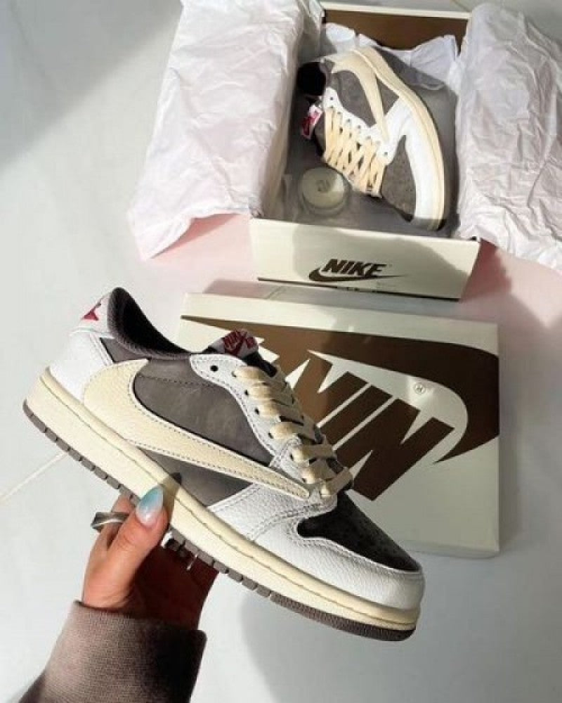 Nikee Air Jordan Retro Low REVERSE Main image