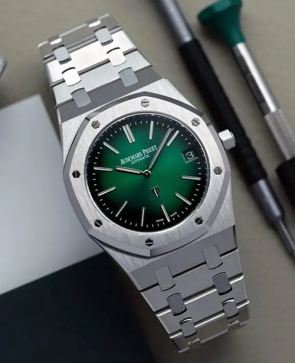 Audemars_piguet royal Oak Quartz Secondary image