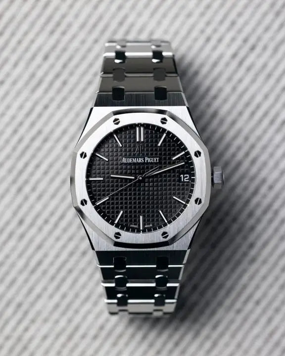 Audemar_s Piguet Royal Oak Quartz Silver-Black Secondary image