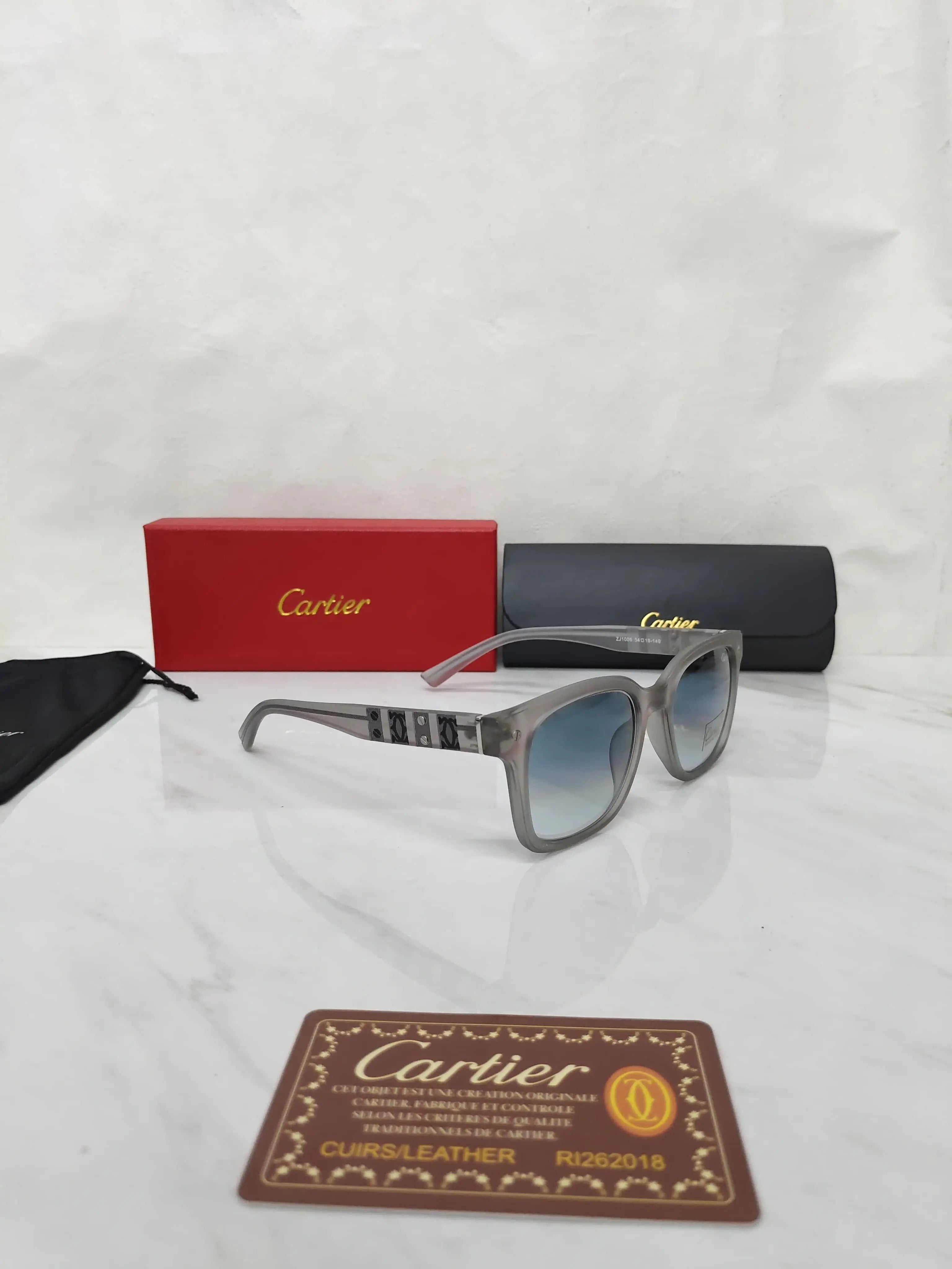 Cartier 1006 SMOKE GREY BLUE Secondary image