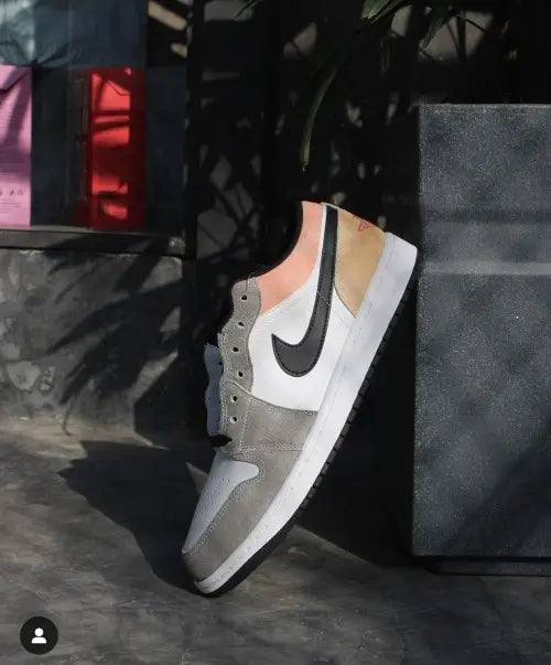 Nik_e Air Jordan 1 Low Flight Club