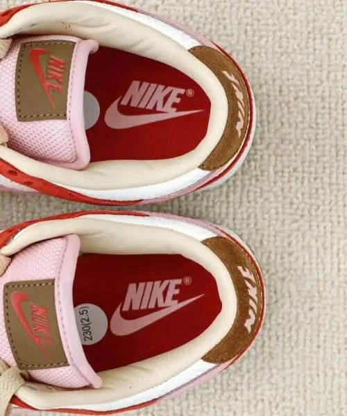 Nik_e Dunk Low Premium Bacon Secondary image