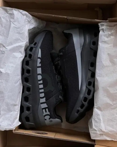 ON Running Cloud Monster Black Sneaker