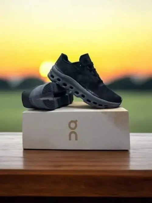 ON Running Cloud Monster Black Sneaker