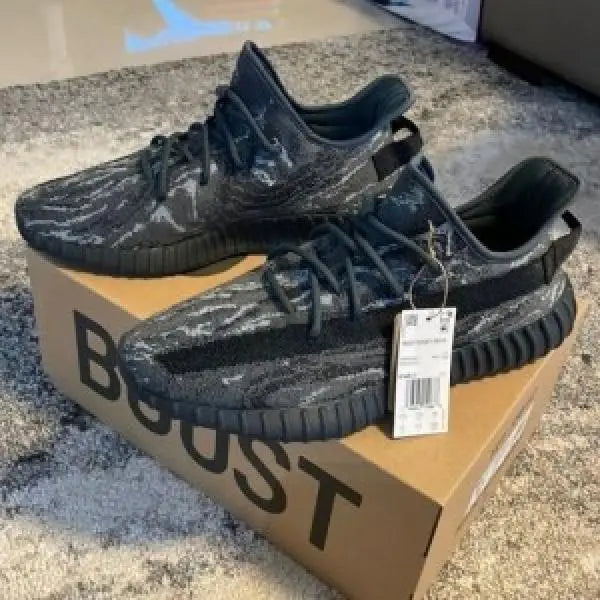 Adida_s yeezy boost 350 V2 mx dark salt semi ua with accessories Main image