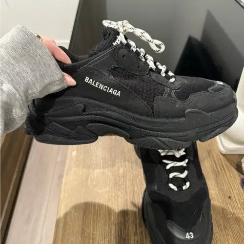 Balenciag_a Triple S Full Black Secondary image