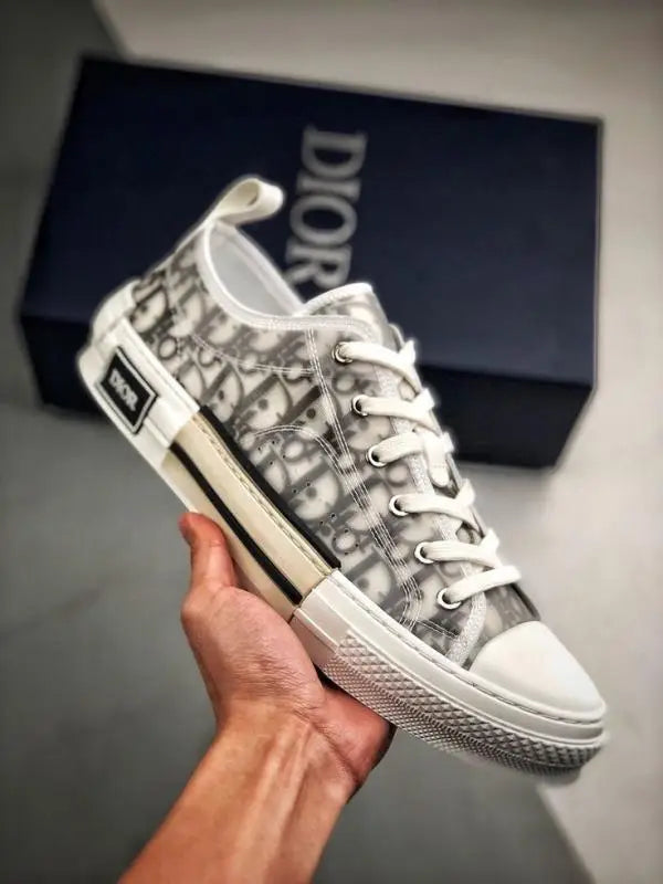 Dio_r B23 Oblique Low Top Sneaker white black canvas with Accessories Secondary image