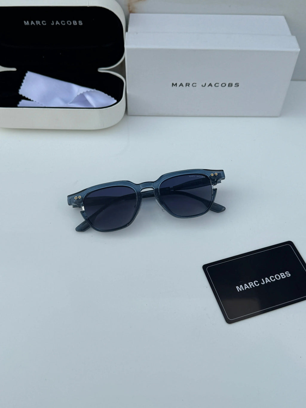 Marc_jacobs_1131_blue_black