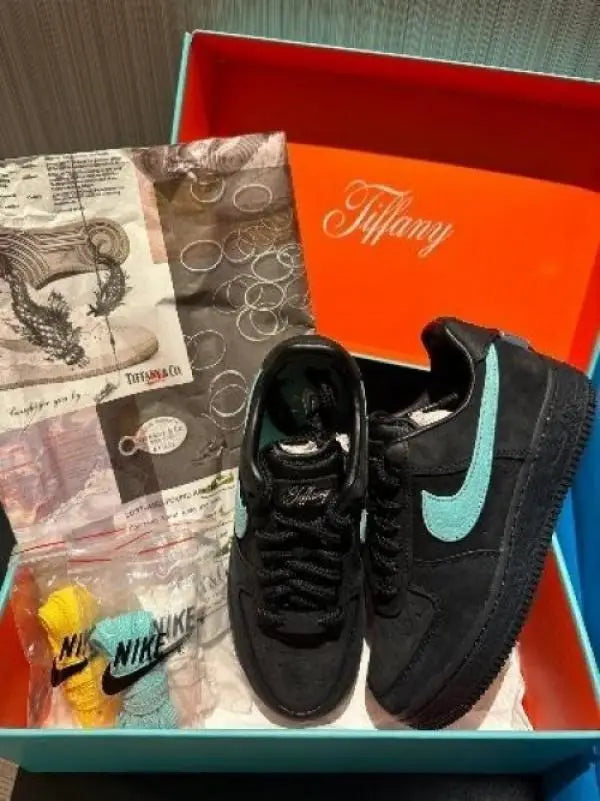 Nik_e Airforce 1 Low SP Tiffany Co Semi UA