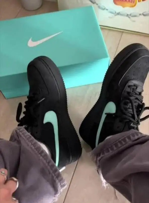 Nik_e Airforce 1 Low SP Tiffany Co Semi UA