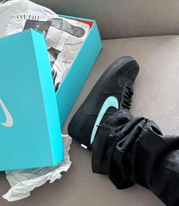 Nik_e Airforce 1 Low SP Tiffany Co Semi UA