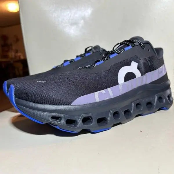 On Cloud Monster Running Magnet Shark Secondary image