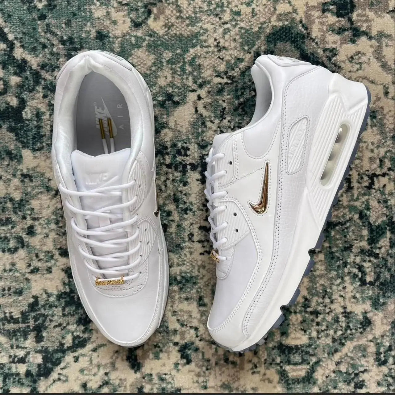 Nike Airmax 90 Pirate Radio Metallic Gold Secondary image