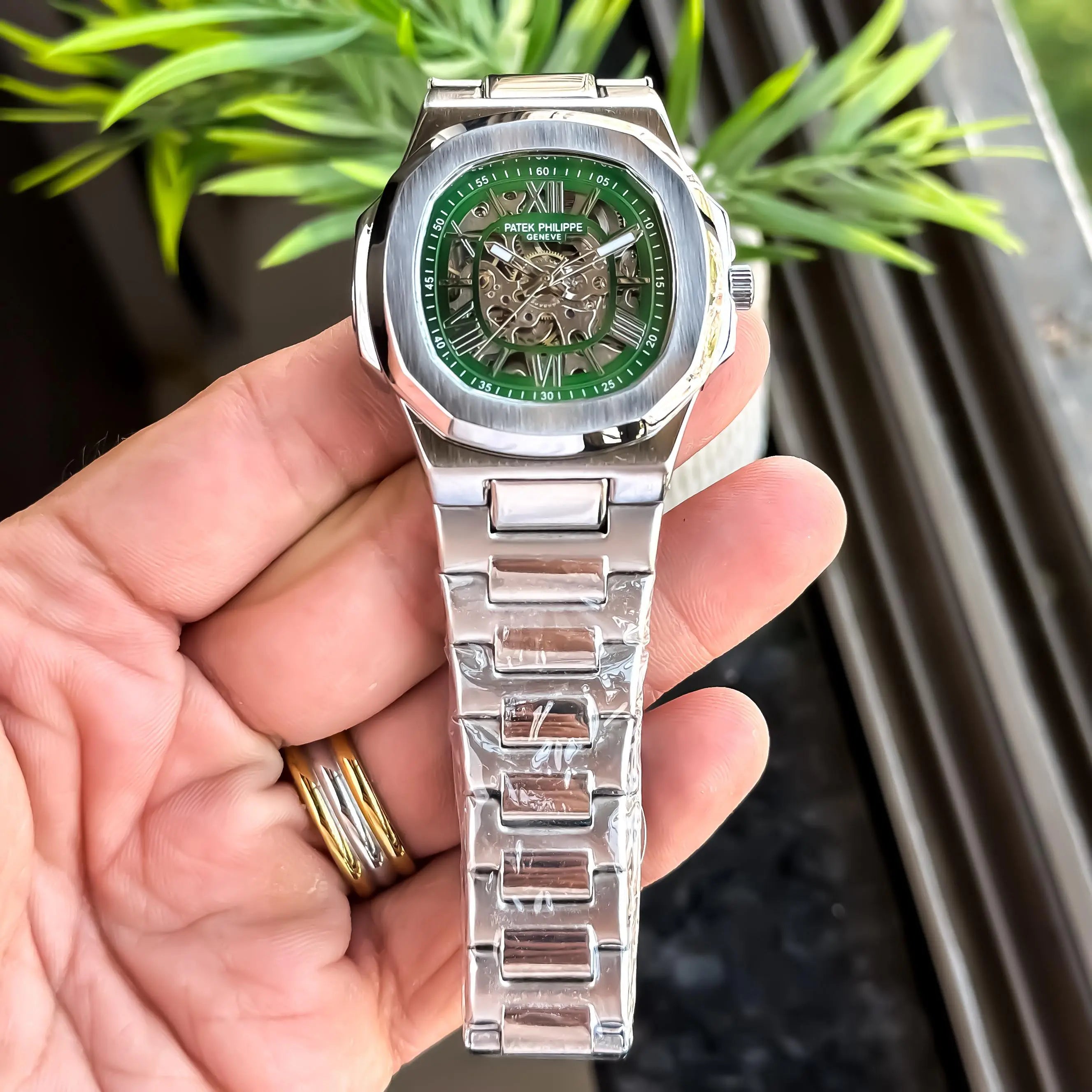 PATEK_PHILIPPE_SILVER_GREEN Secondary image