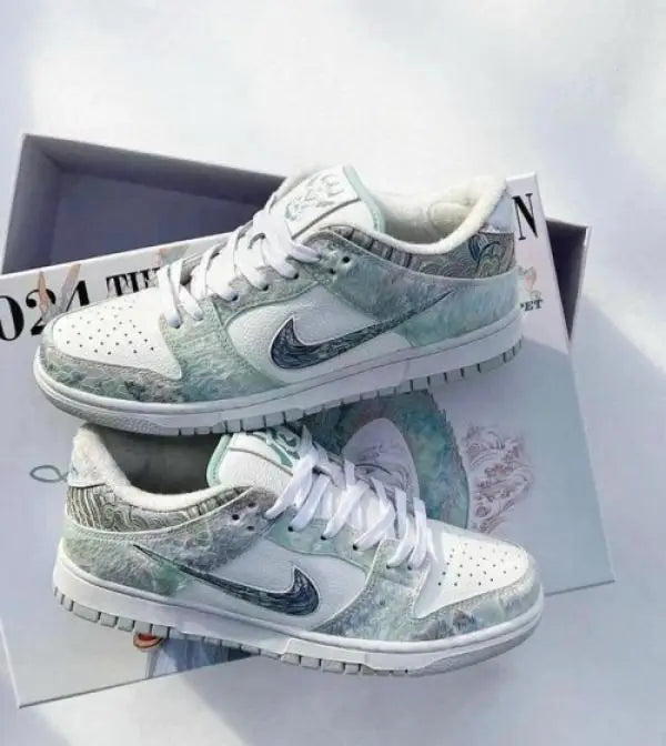 Nik_e sb dunk year of the dragon steam puppet