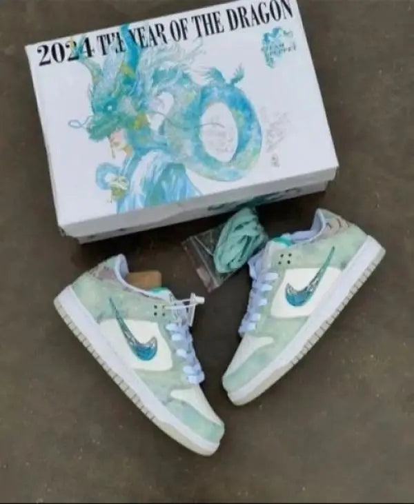 Nik_e sb dunk year of the dragon steam puppet
