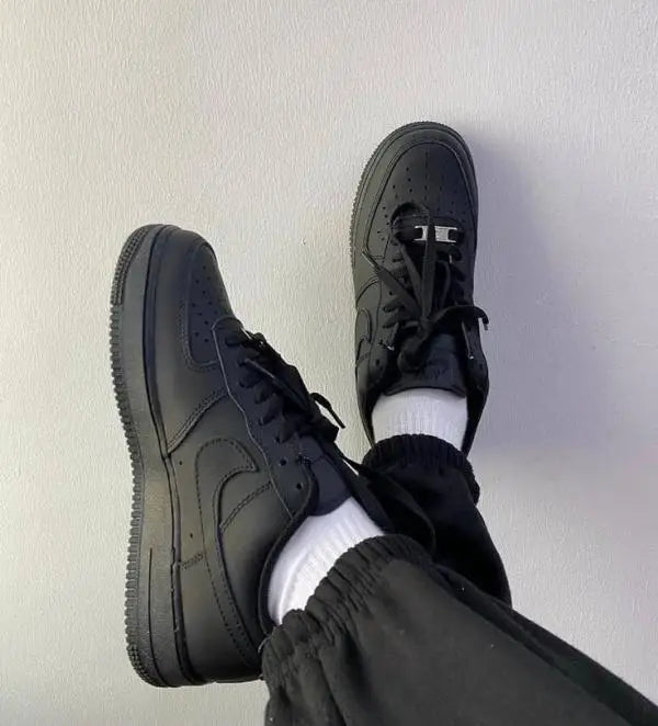 Nik_e Airforce 1 Short Leather Black Women With Bustbag Bill Fixx