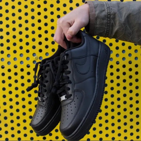 Nik_e Airforce 1 Short Leather Black Women With Bustbag Bill Fixx