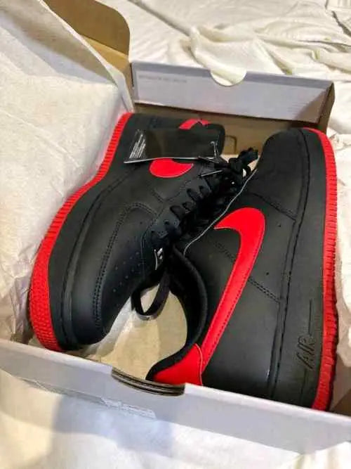 nike Airforce 1 university Red black Secondary image