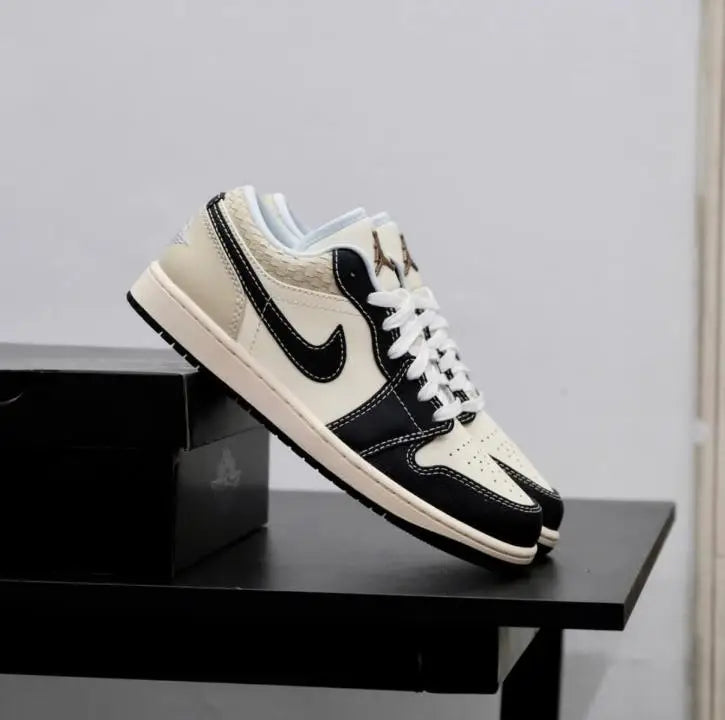 Air Jordan 1 Low SE Coconut Milk Black Muslin Secondary image