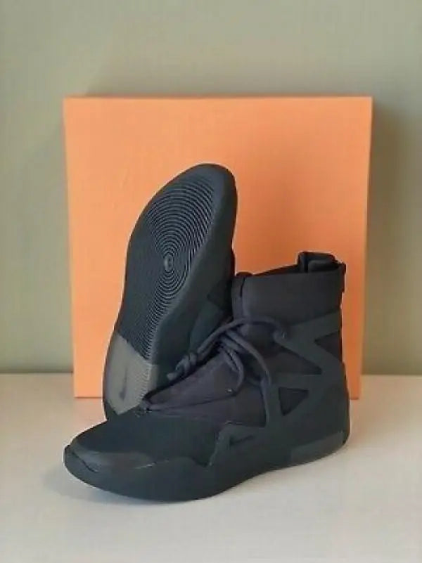 Nik_e Air Fear Of God Triple Black Main image