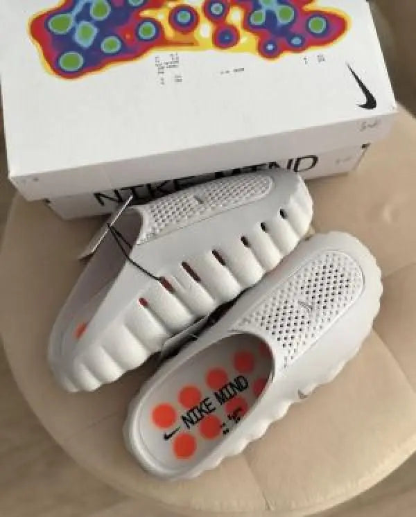 Nikee Mind 001 Mules In Grey Secondary image