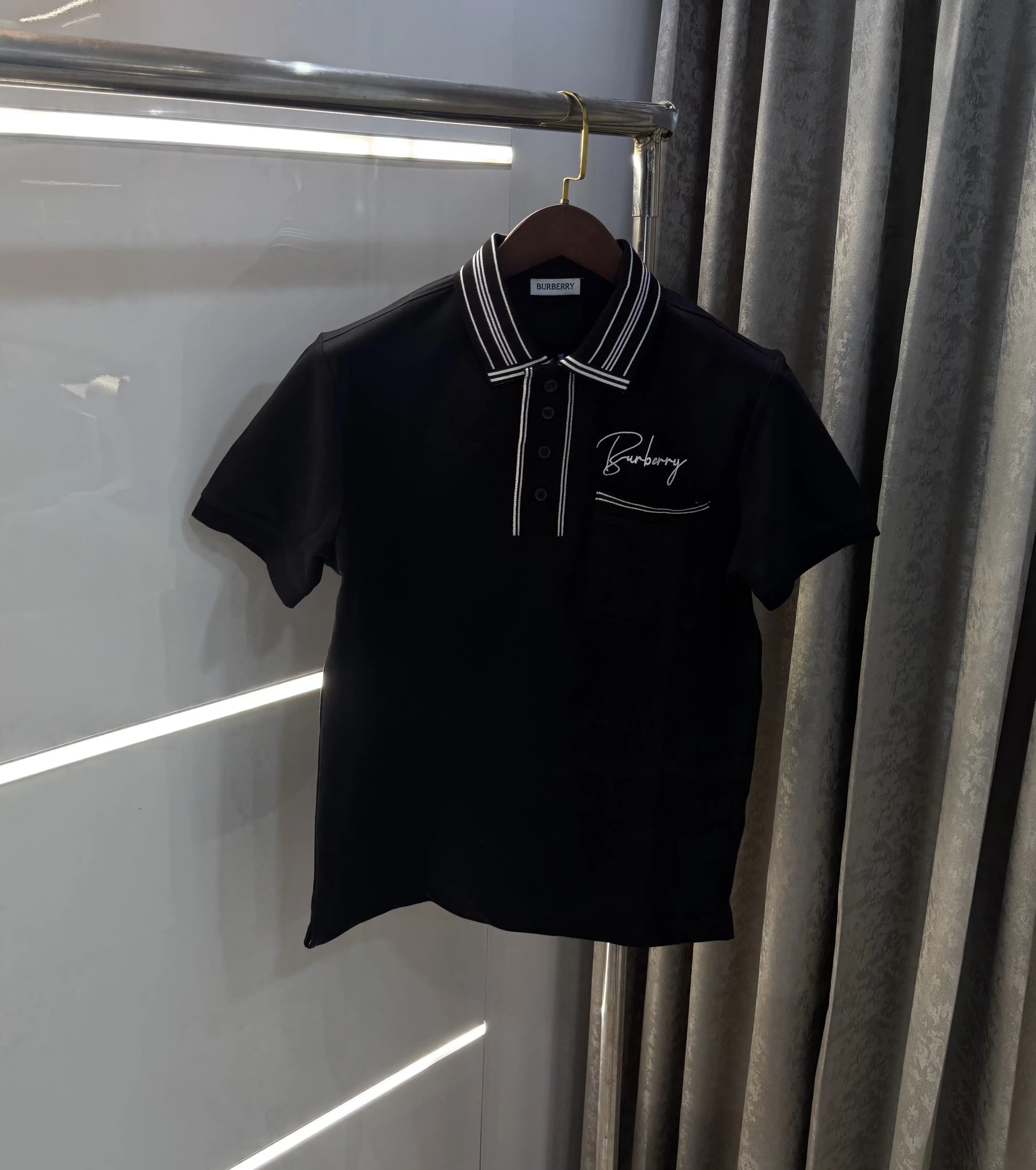 Burberr y Black Embroidery Logo  Premium Classic Polo T-Shirt Secondary image