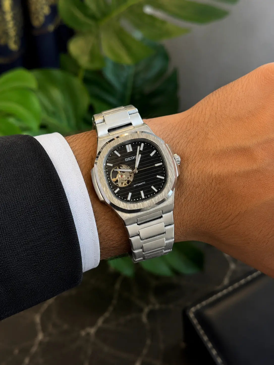 Seiko Nautilus Automatic Secondary image