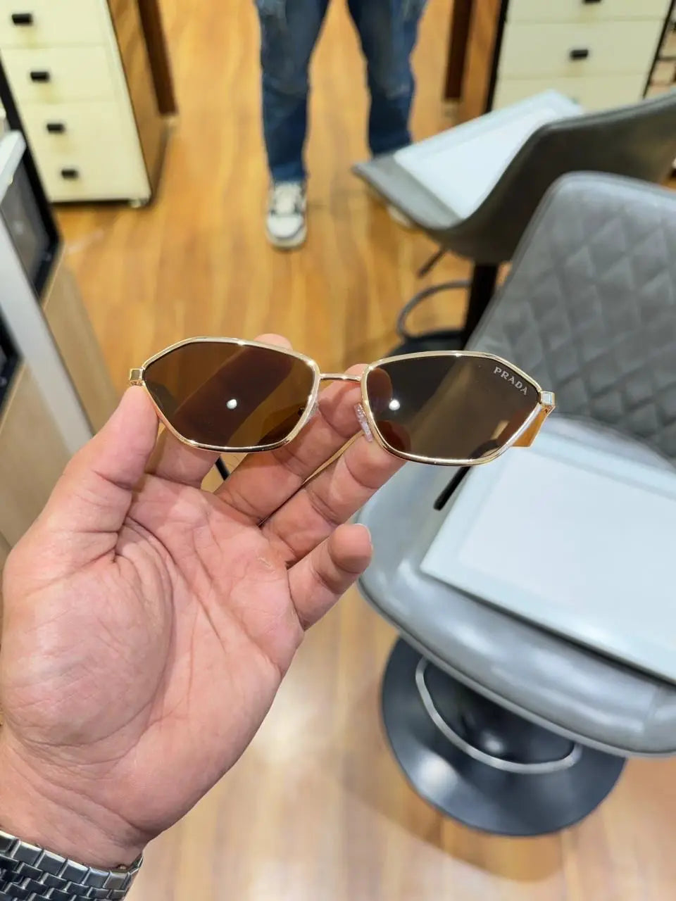 Prada_25073_gold_brown