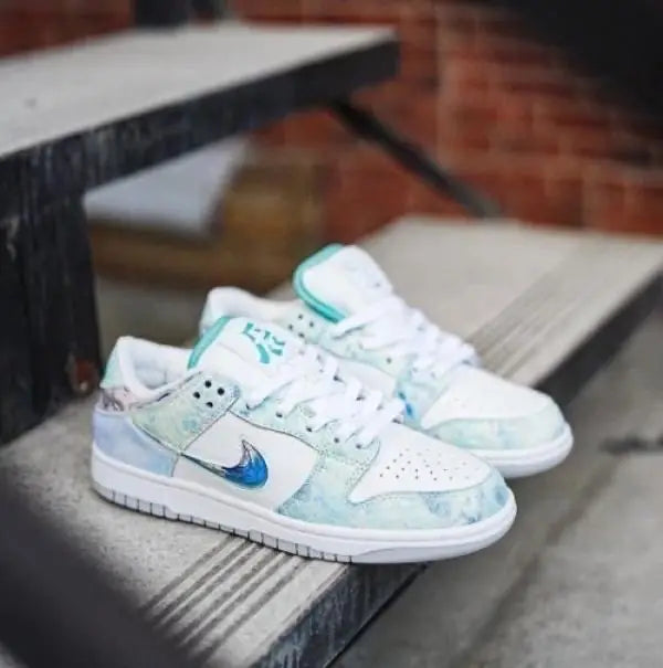 Nike_Sb Dunk Low Year Of Dragon Steam Puppet Shoes Secondary image