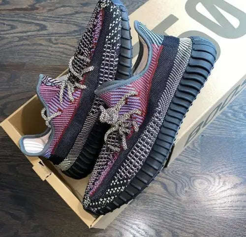 adidas Yeezy Boost 350 V2 Yecheil Full Accessories Semi Ua Secondary image