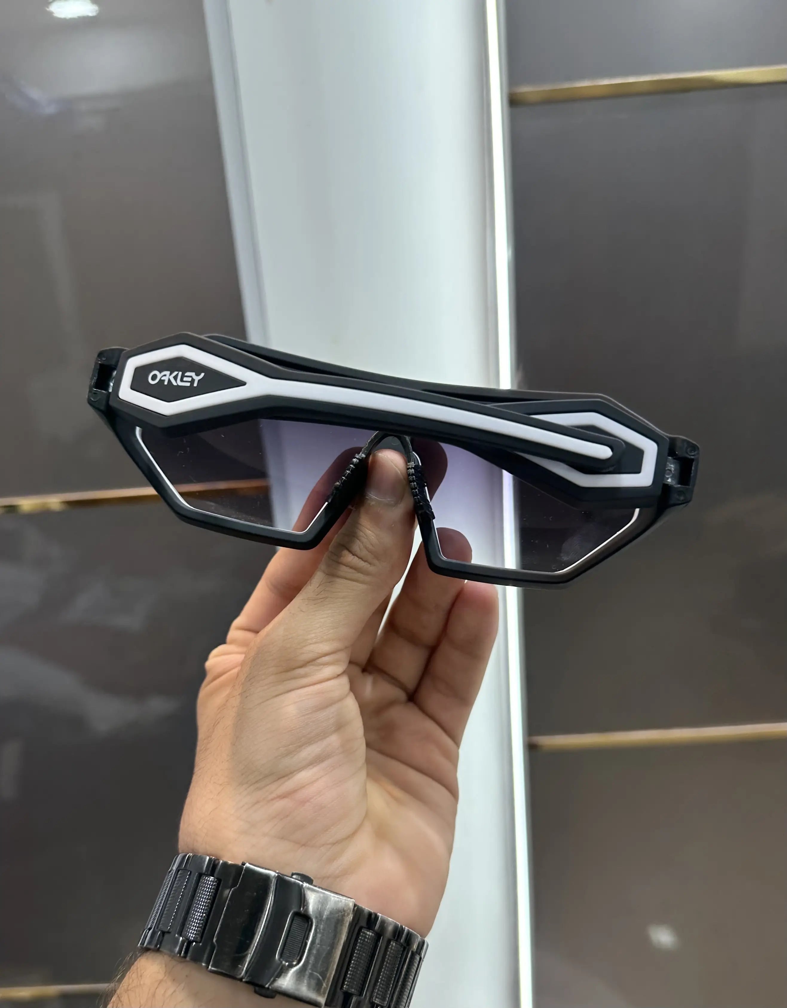 Oakle y Black Purple Premium Shades 606