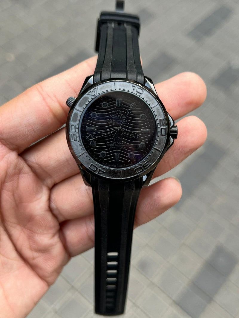 Omeg a Seamaster Diver 300 Automatic Dark Black