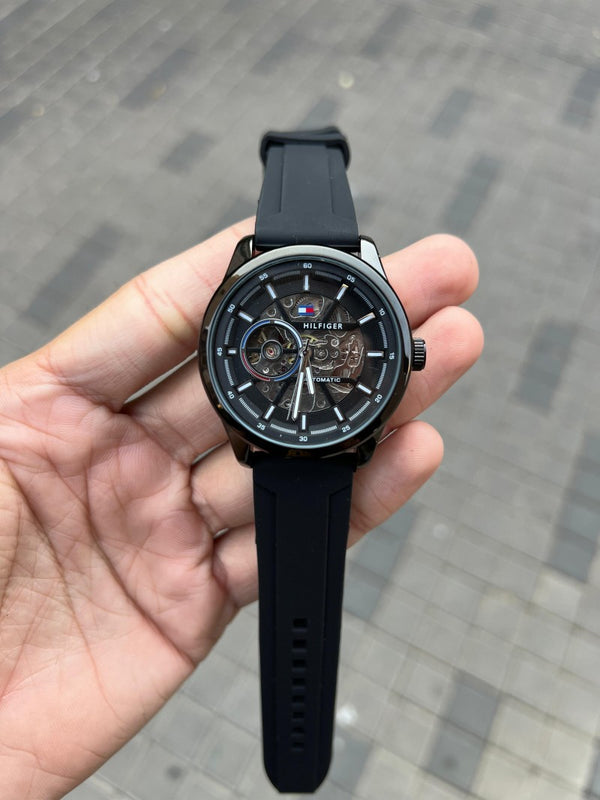 Tommy Hilfige r automatic black