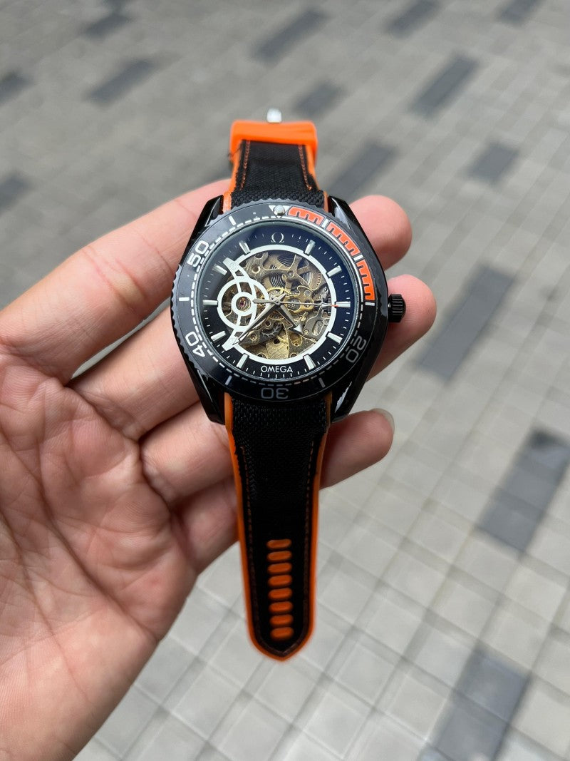 Omeg a Speedmaster Automatic Secondary image