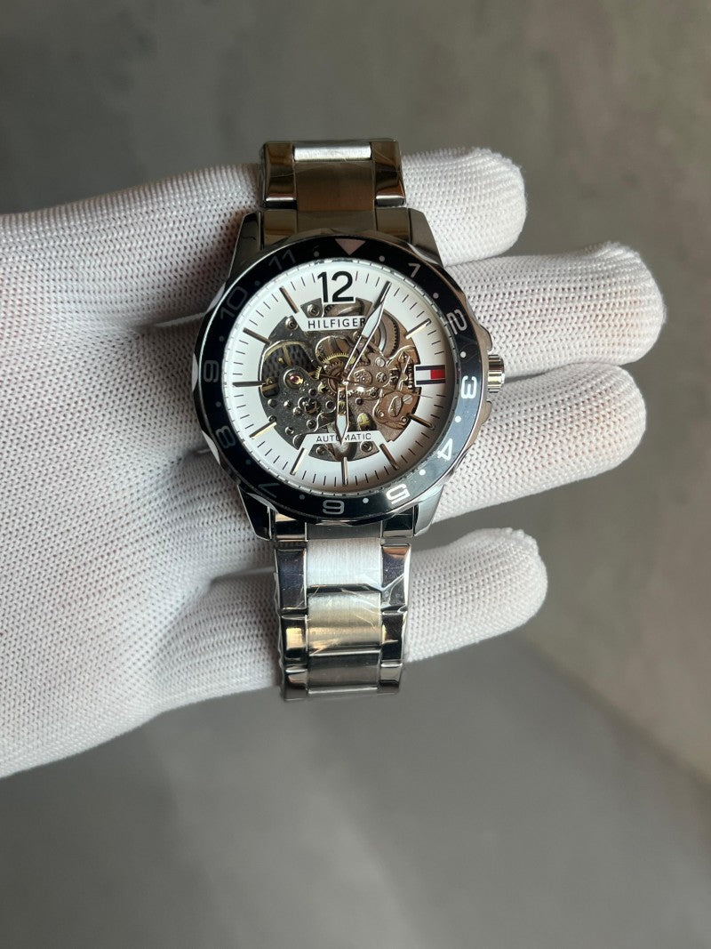 Tomm y Hilfiger automatic