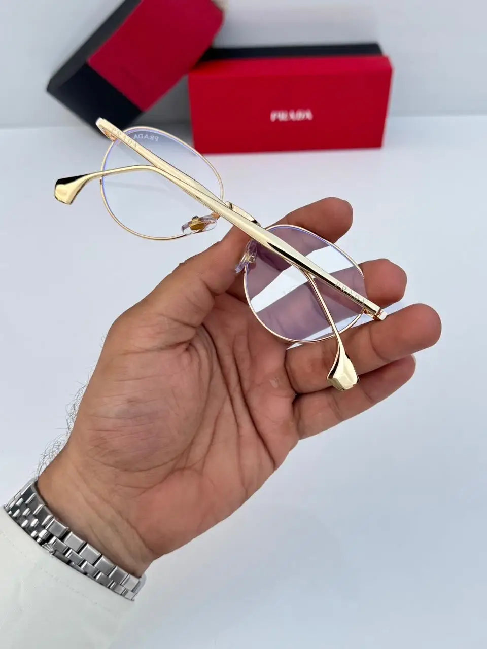 prada_1396_gold_plano