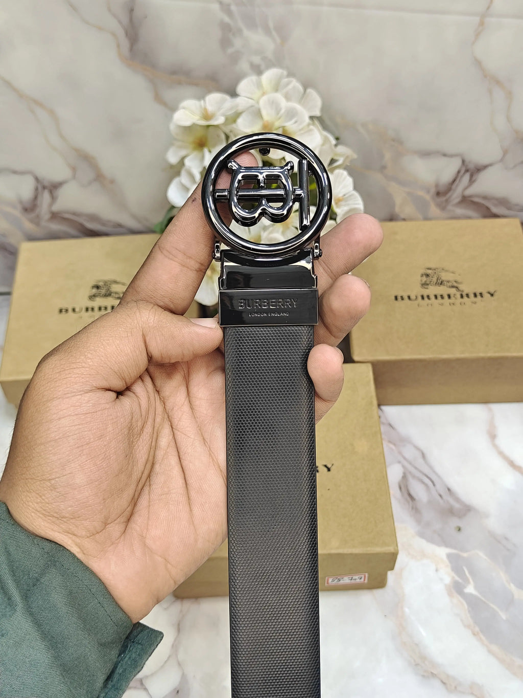 TB BURBERR Y PREMIUM QUALITY IMP REVERSIBLE BELT WITH OG BO·X BB-707