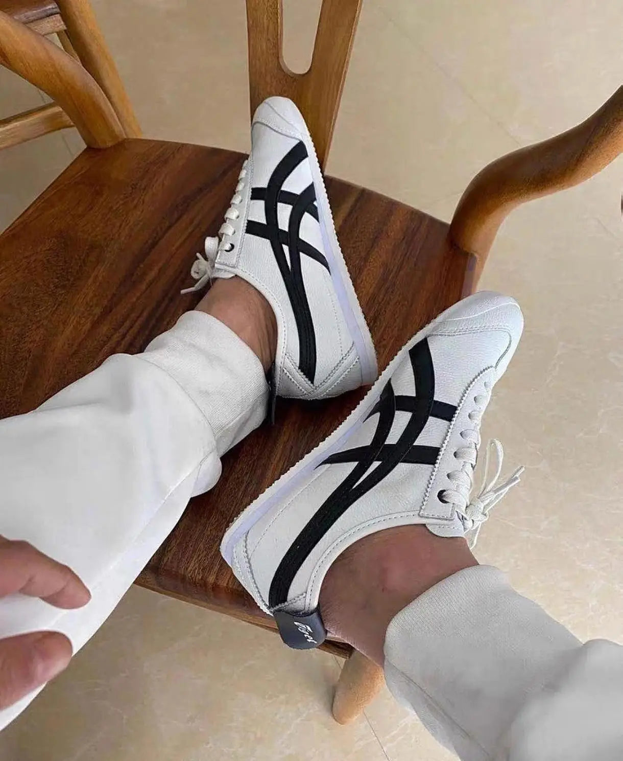 Onitsuk_a Tiger Mexico 66 White Black Mens 7A Premium Quality Sneakers D-1784